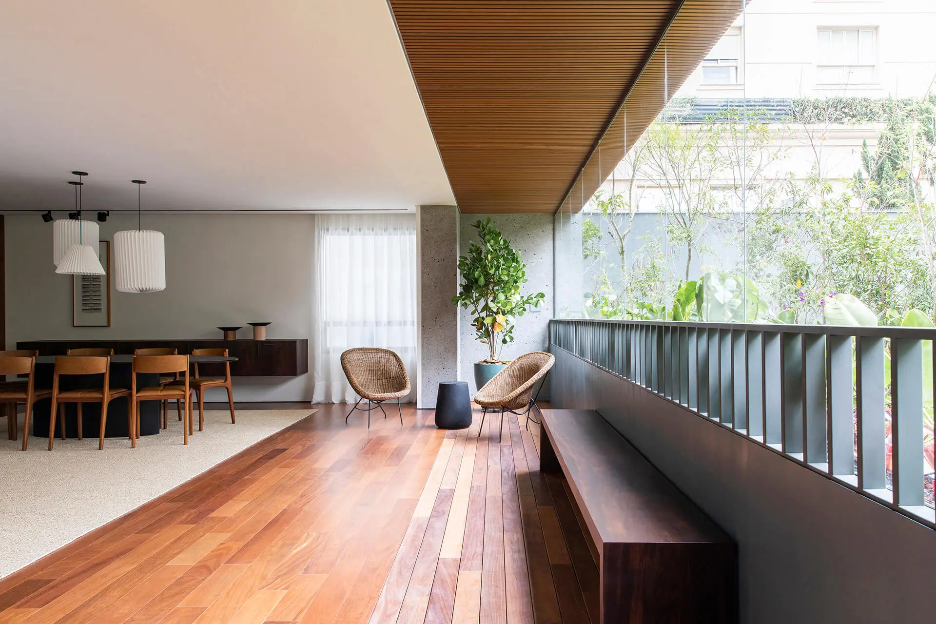 Sala de estar e jantar integradas